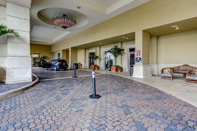 3800 N Ocean Drive 518, Singer Island, FL 33404