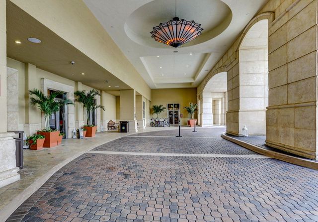3800 N Ocean Drive 518, Singer Island, FL 33404