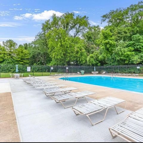 5612 Valencia Park Boulevard, 13E, Hilliard, OH 43026