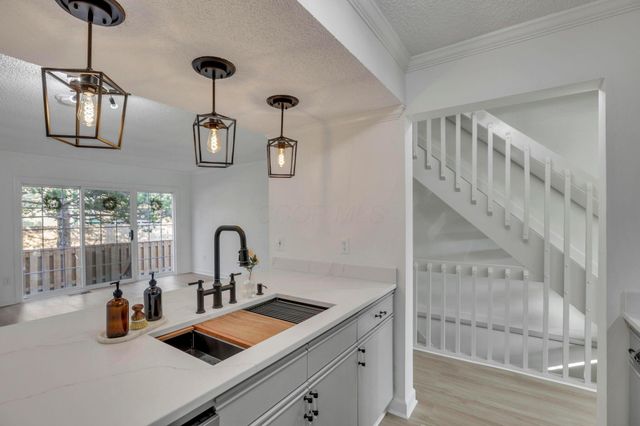 5612 Valencia Park Boulevard, 13E, Hilliard, OH 43026