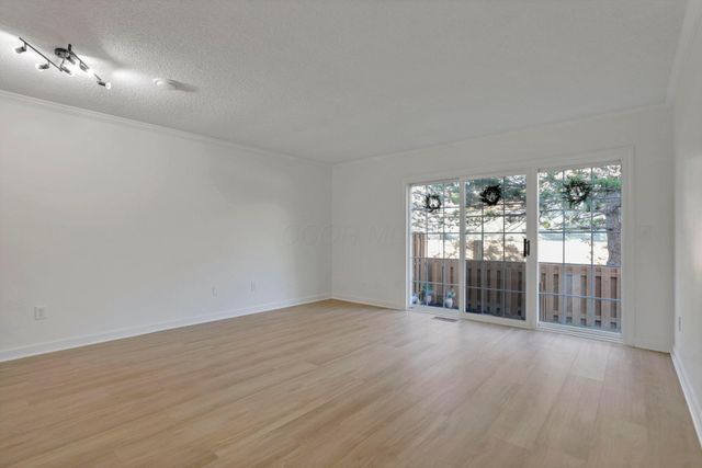 5612 Valencia Park Boulevard, 13E, Hilliard, OH 43026