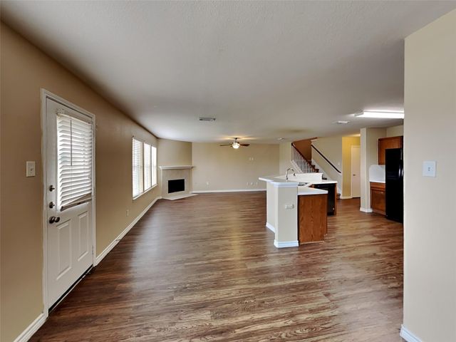 226 S Golden Oak Drive, Texas City, TX 77591