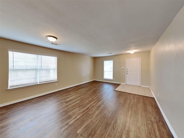 226 S Golden Oak Drive, Texas City, TX 77591