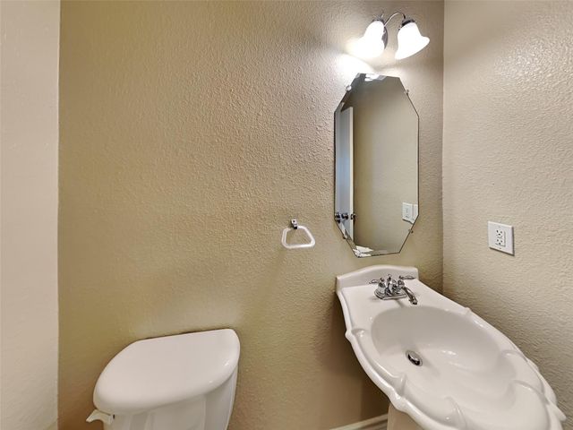 226 S Golden Oak Drive, Texas City, TX 77591