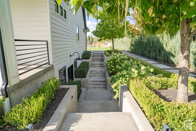 1178 E LESTER DR, South Weber, UT 84405