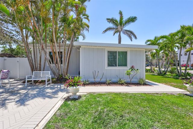 643 CALLE DEL OTONO, Sarasota, FL 34242