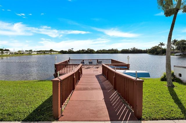 2200 Park Ln 302, Hollywood, FL 33021