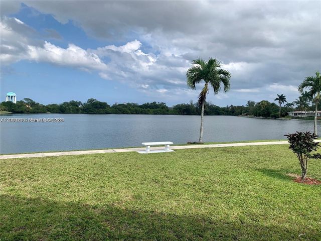 2200 Park Ln 302, Hollywood, FL 33021