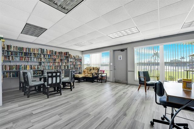 2200 Park Ln 302, Hollywood, FL 33021