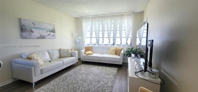 2200 Park Ln 302, Hollywood, FL 33021