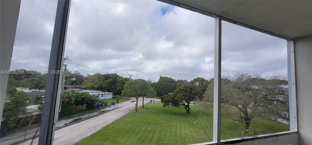 2200 Park Ln 302, Hollywood, FL 33021