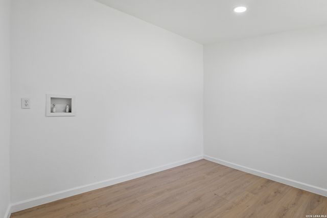 210 W Glenview, San Antonio, TX 78228