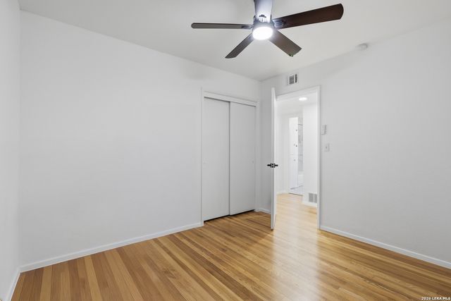 210 W Glenview, San Antonio, TX 78228