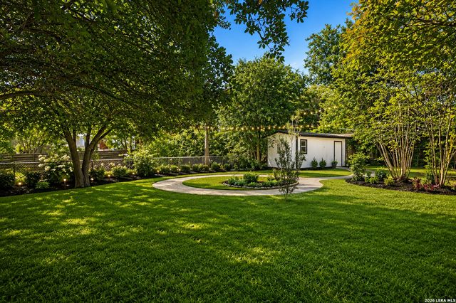 210 W Glenview, San Antonio, TX 78228