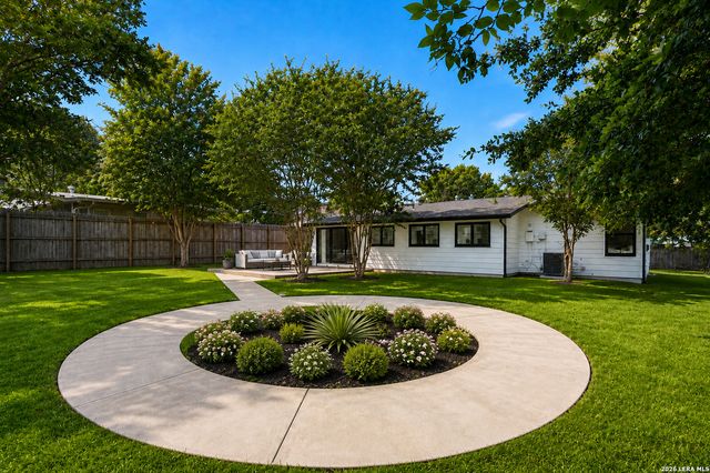 210 W Glenview, San Antonio, TX 78228
