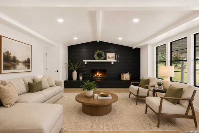 210 W Glenview, San Antonio, TX 78228
