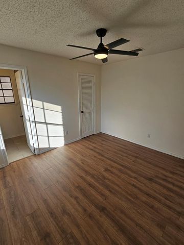 1817 Rhinevalley Drive, Arlington, TX 76012