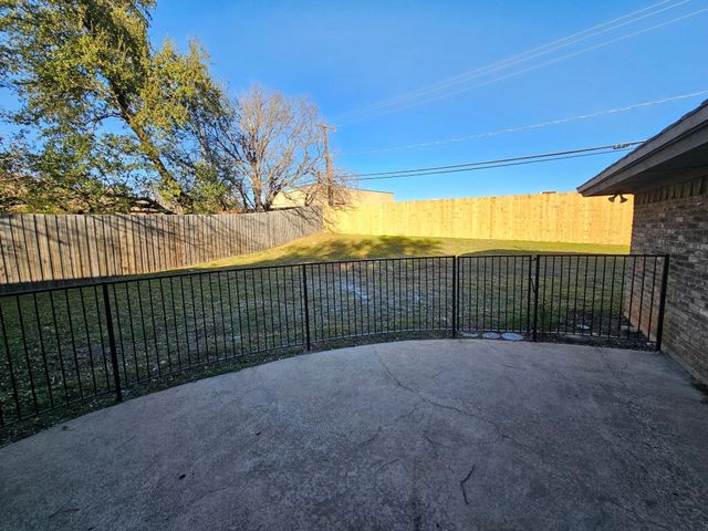 1817 Rhinevalley Drive, Arlington, TX 76012