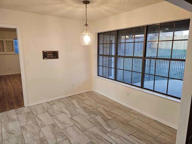 1817 Rhinevalley Drive, Arlington, TX 76012