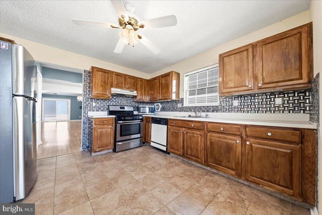 662 BARBADOS DR, Williamstown, NJ 08094
