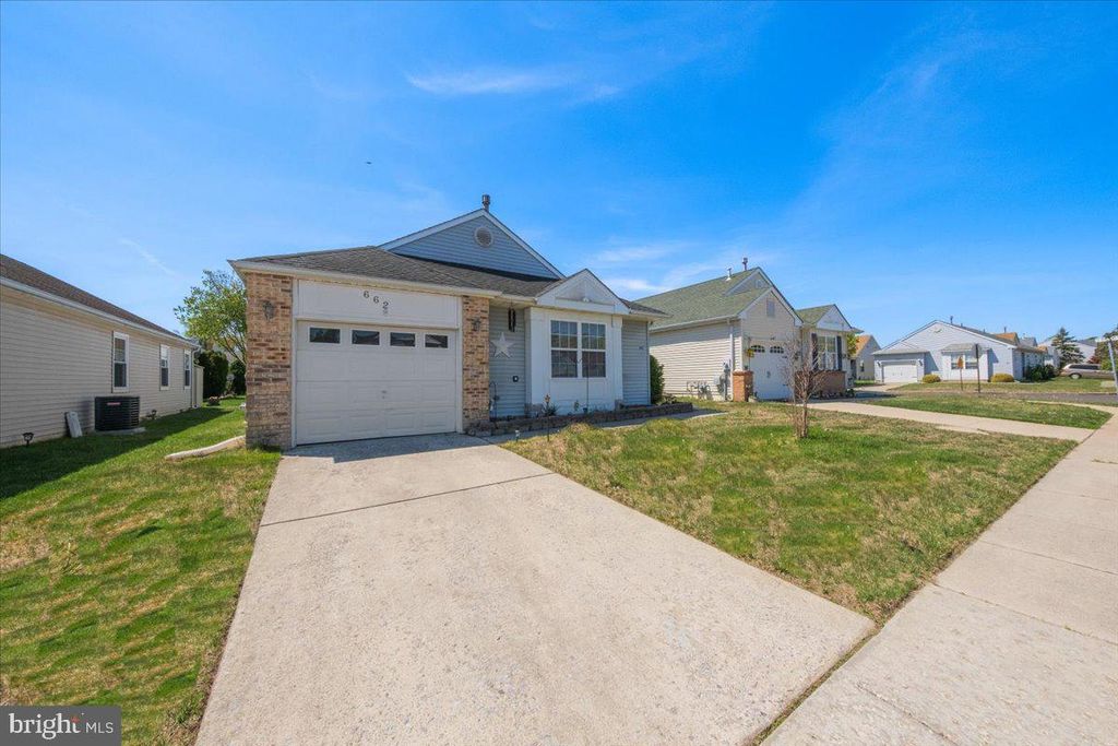 662 BARBADOS DR, Williamstown, NJ 08094