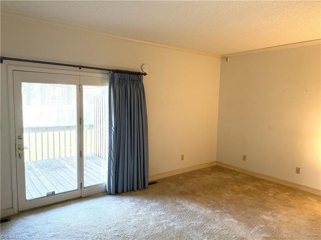 1806 Oakcrest Court, Winston-salem, NC 27106