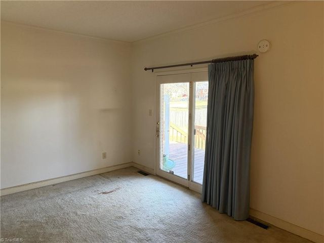 1806 Oakcrest Court, Winston-salem, NC 27106