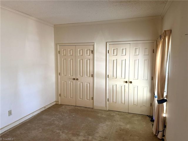 1806 Oakcrest Court, Winston-salem, NC 27106