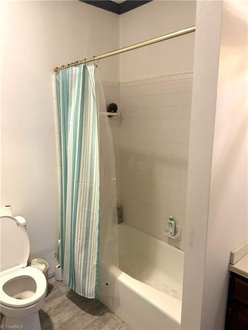 1806 Oakcrest Court, Winston-salem, NC 27106