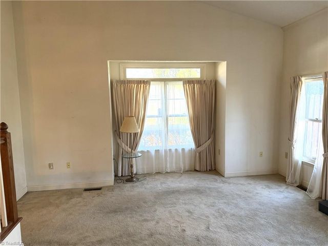 1806 Oakcrest Court, Winston-salem, NC 27106