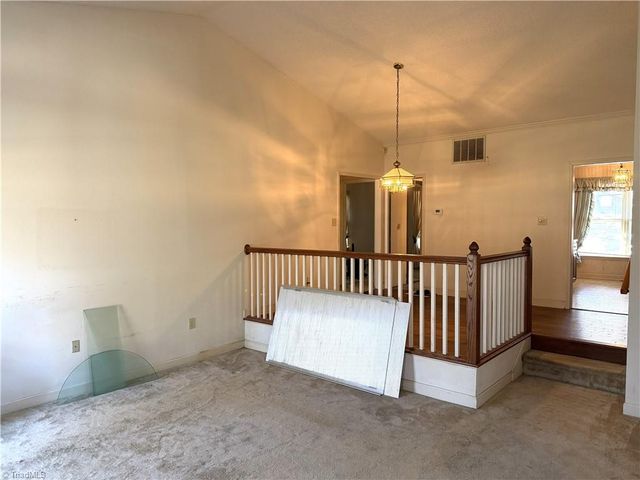 1806 Oakcrest Court, Winston-salem, NC 27106