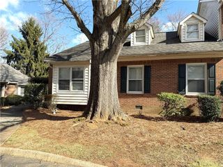 1806 Oakcrest Court, Winston-salem, NC 27106