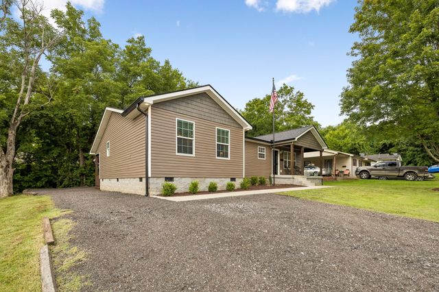 200 Cullum Ave, Dickson, TN 37055