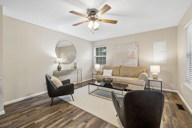 200 Cullum Ave, Dickson, TN 37055