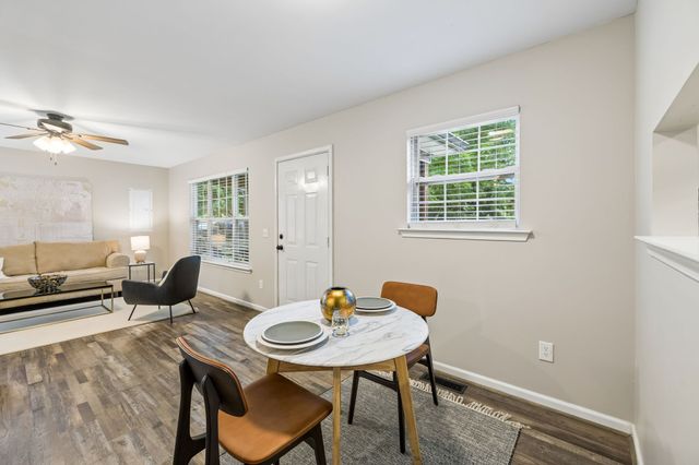 200 Cullum Ave, Dickson, TN 37055