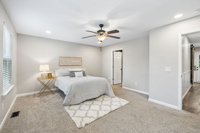 200 Cullum Ave, Dickson, TN 37055