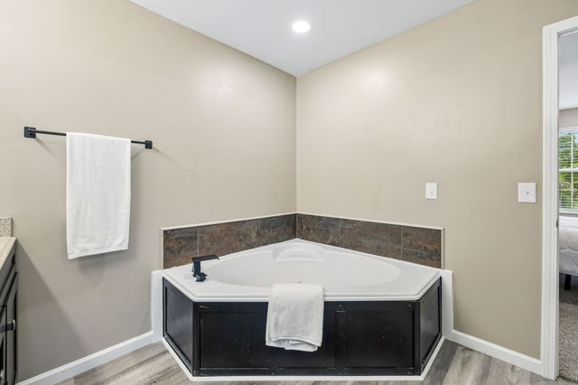 200 Cullum Ave, Dickson, TN 37055