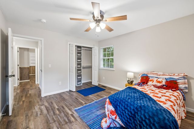 200 Cullum Ave, Dickson, TN 37055