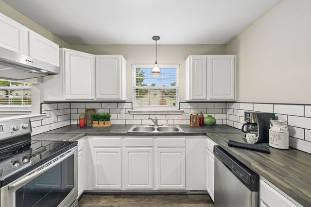 200 Cullum Ave, Dickson, TN 37055