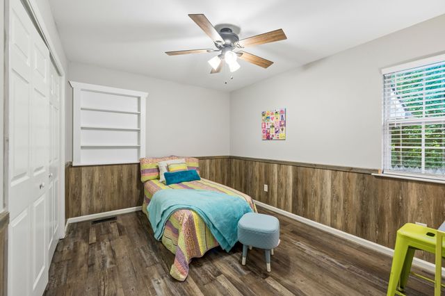 200 Cullum Ave, Dickson, TN 37055
