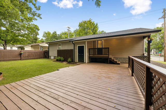 200 Cullum Ave, Dickson, TN 37055