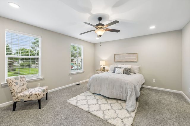200 Cullum Ave, Dickson, TN 37055