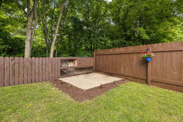 200 Cullum Ave, Dickson, TN 37055