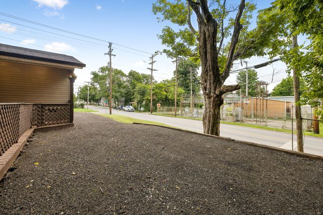 200 Cullum Ave, Dickson, TN 37055