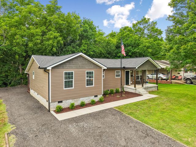 200 Cullum Ave, Dickson, TN 37055