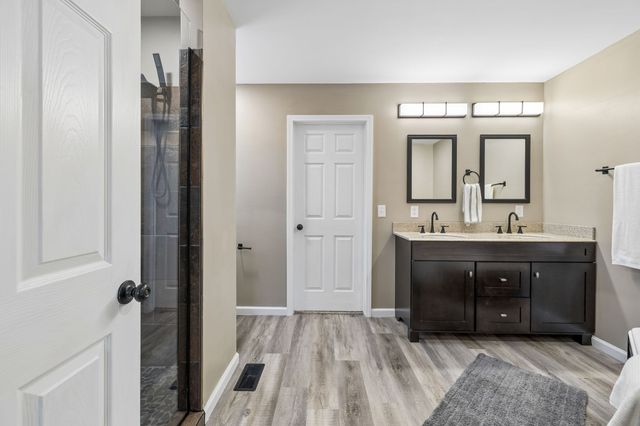 200 Cullum Ave, Dickson, TN 37055