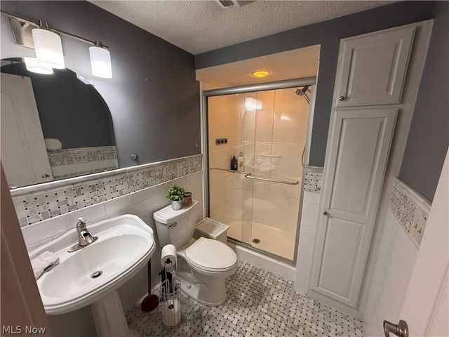 7145 Lakeshore Boulevard, Mentor, OH 44060