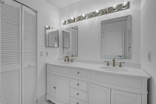 1634 N 15th Ter, Hollywood, FL 33020