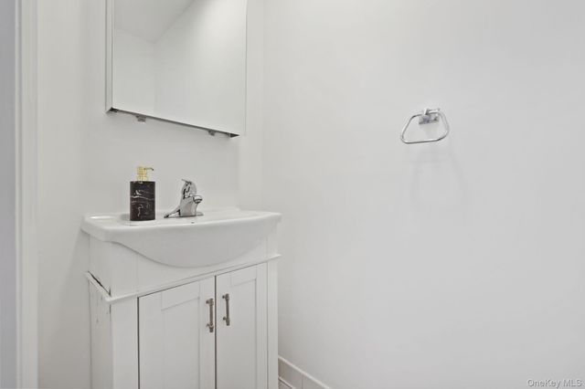 14 Harold Avenue 4, Greenwich, CT 06830