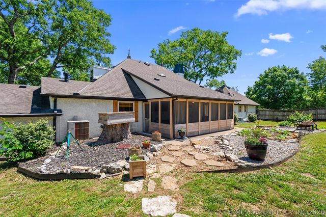 600 Cherry Lane, Bartlesville, OK 74003